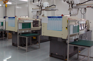 射出成形?インサート成形